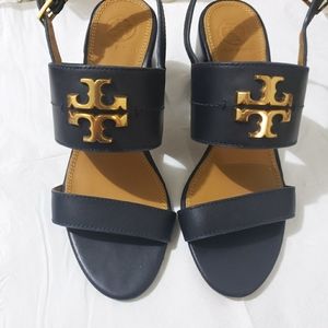 Tory burch Navy sandals 6.5